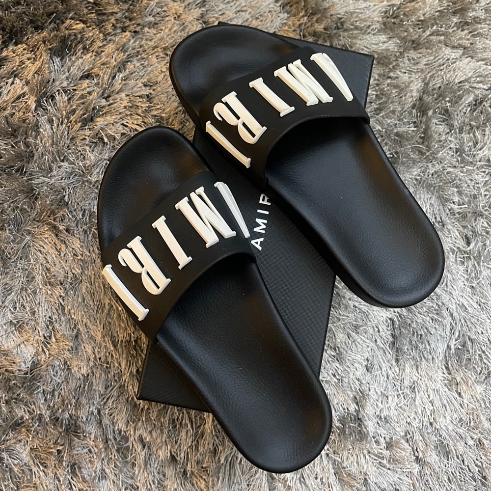 Amiri slides